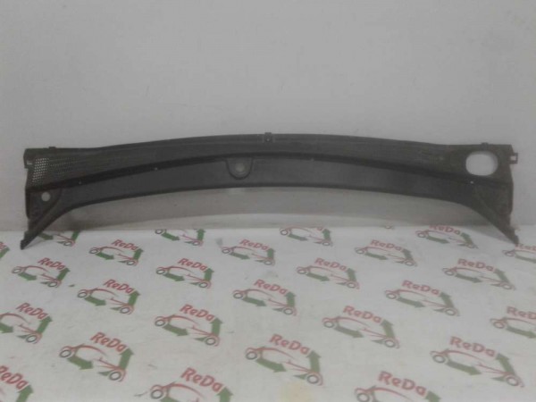 Dacia Sandero Ön Cam Izgarası Plastiği 668113105R CP