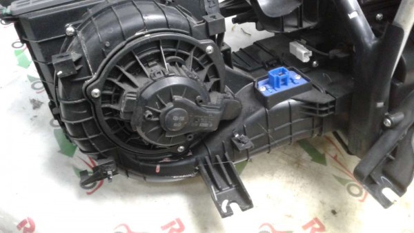 HYUNDAİ İ20 KALORİFER KUTUSU KOMPLE ORİJİNAL CP (SAĞDAN DRKS.)97200-C8950SDH(K-E-130)