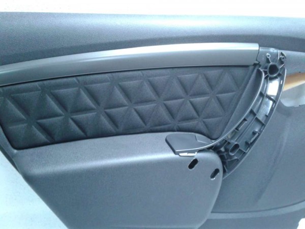 Dacia Duster Sol Arka Kapı Döşemesi Orj. 829A18893R YP