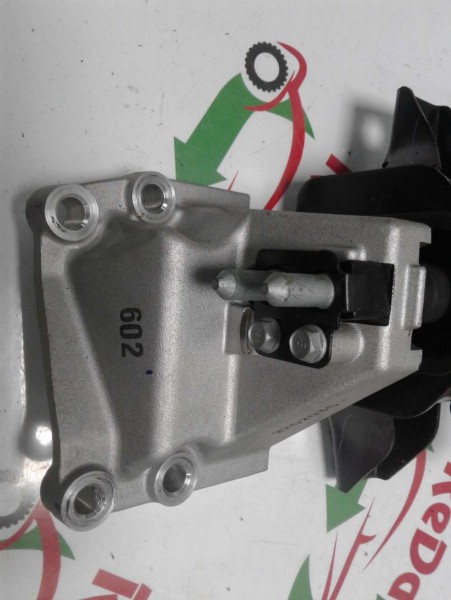 Hyundai İ20 Motor Kulağı/Braket Orj.21830-Q0200 SP YP(M-C-110)