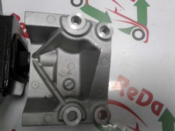 Hyundai İ20 Motor Kulağı/Braket Orj.21830-Q0200 SP YP(M-C-110)