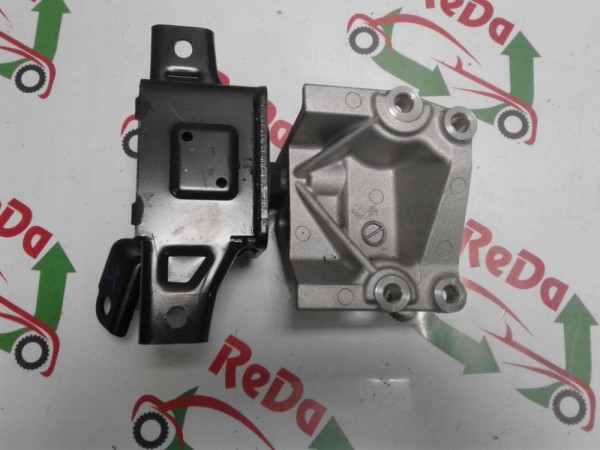 Hyundai İ20 Motor Kulağı/Braket Orj.21830-Q0200 SP YP(M-C-110)